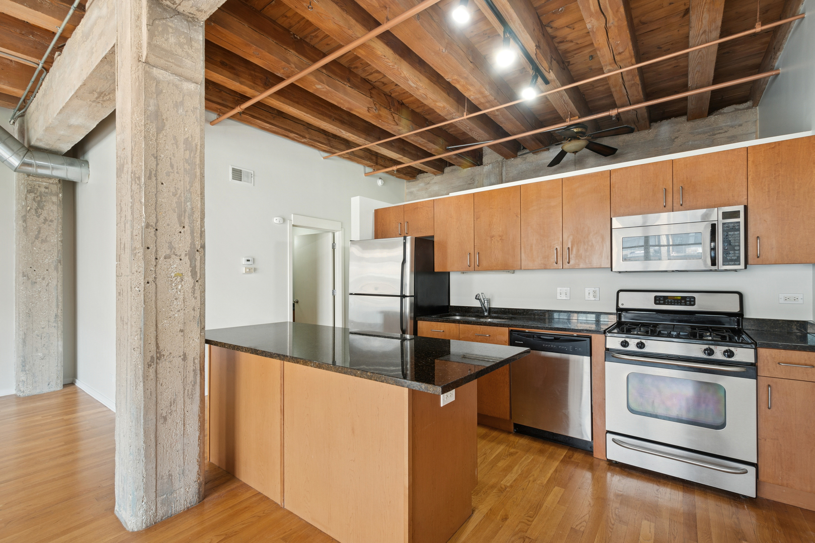 333 S Desplaines Street Unit: 504