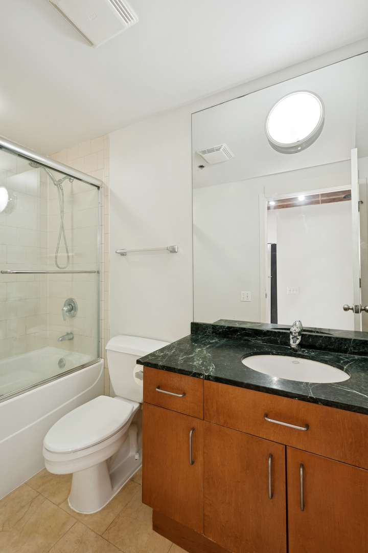 333 S Desplaines Street Unit: 504