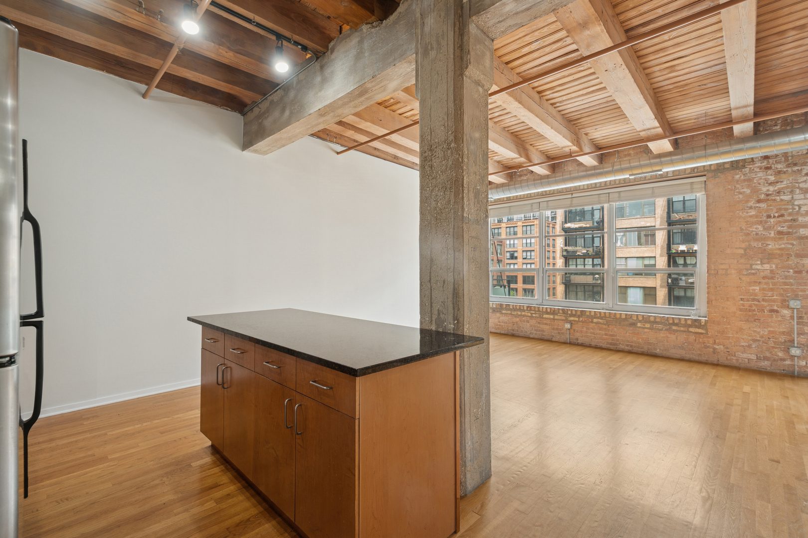 333 S Desplaines Street Unit: 504