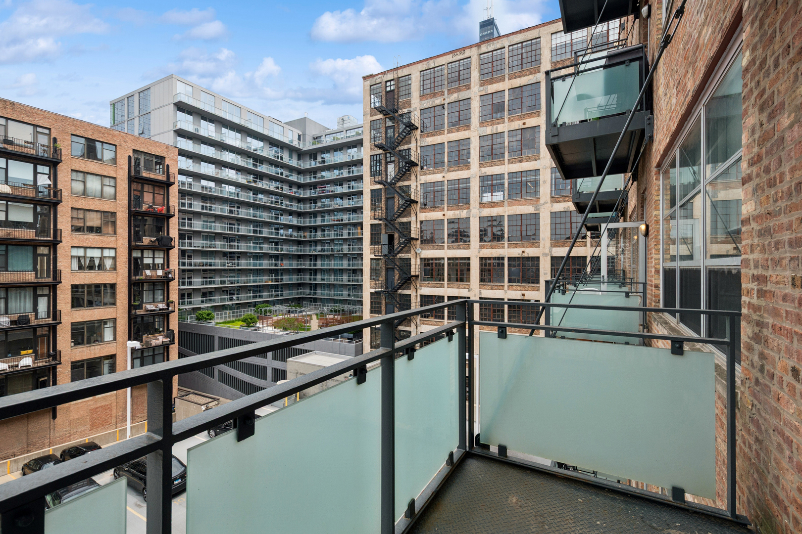 333 S Desplaines Street Unit: 504