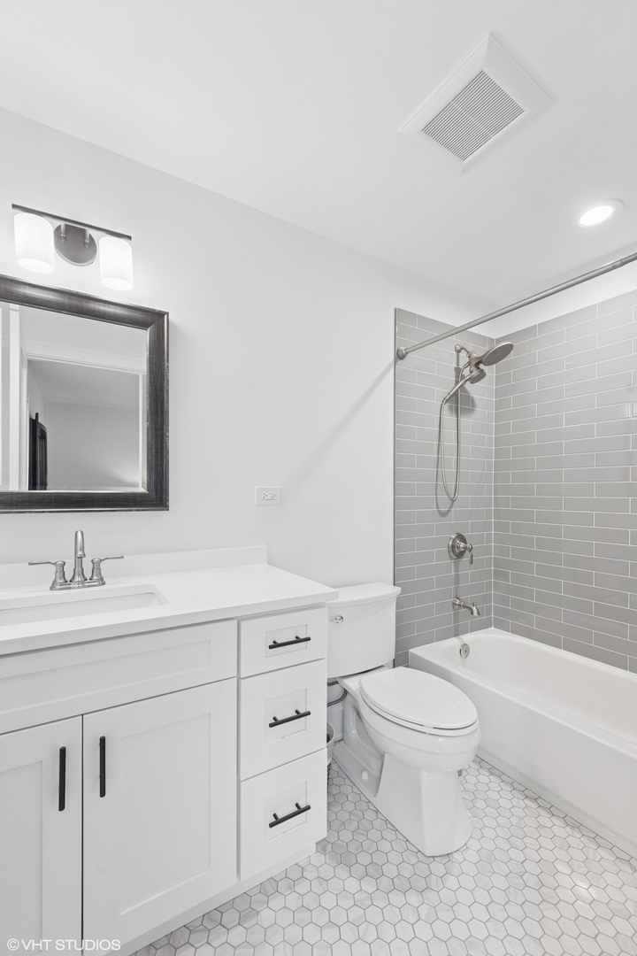 16 W Birchwood Avenue