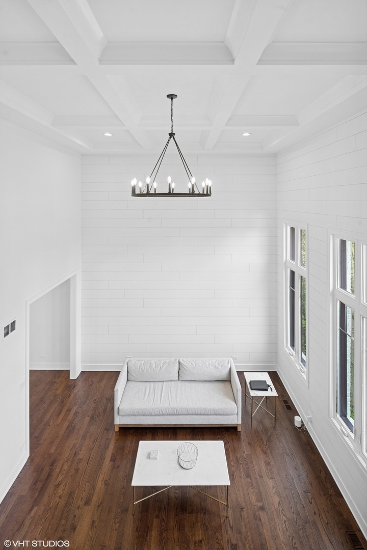 16 W Birchwood Avenue