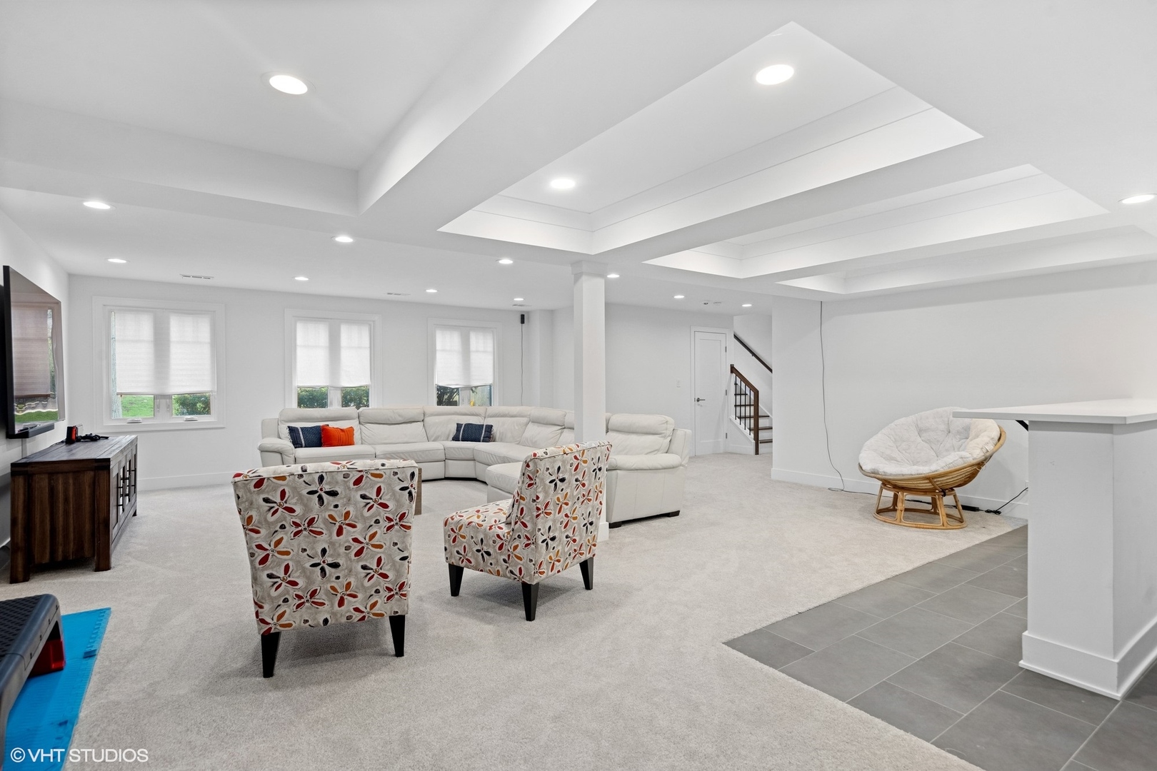 16 W Birchwood Avenue