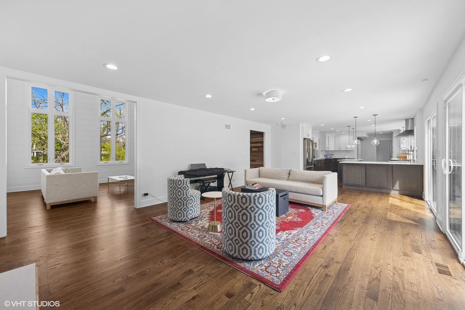 16 W Birchwood Avenue