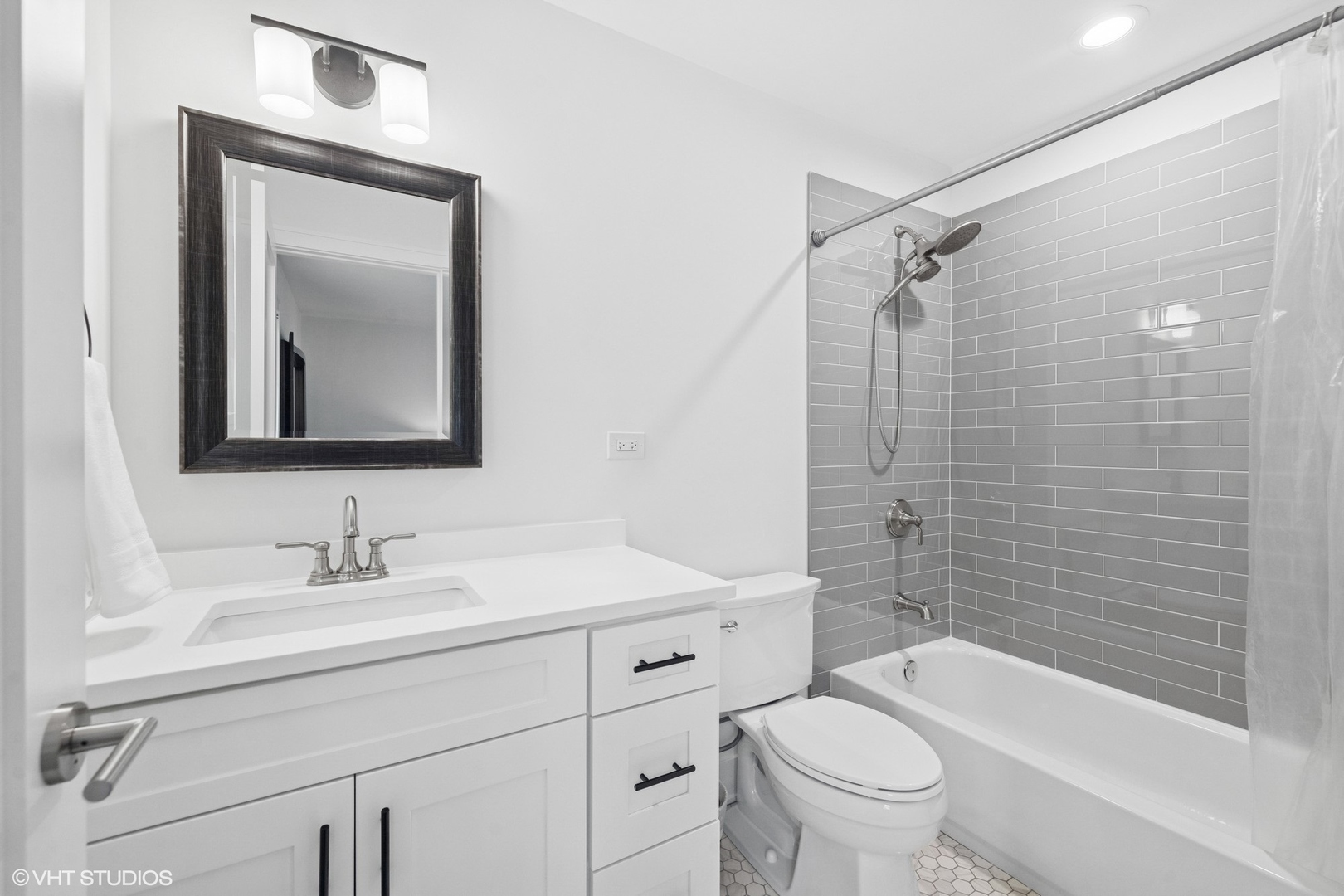 16 W Birchwood Avenue