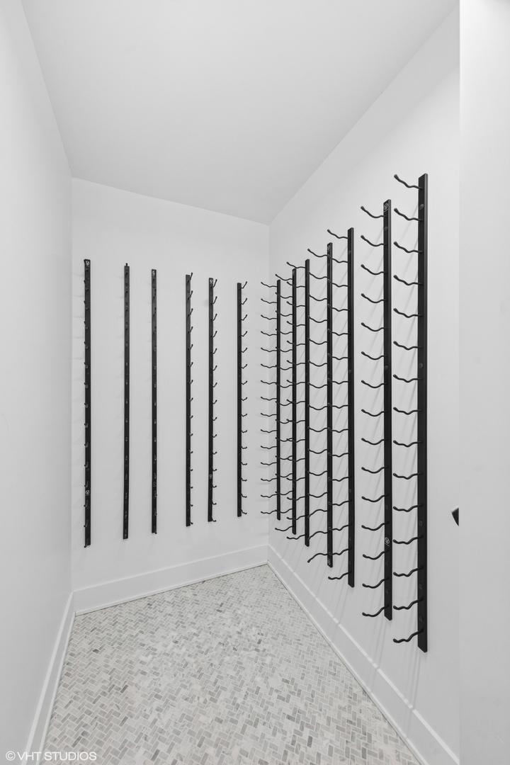 16 W Birchwood Avenue