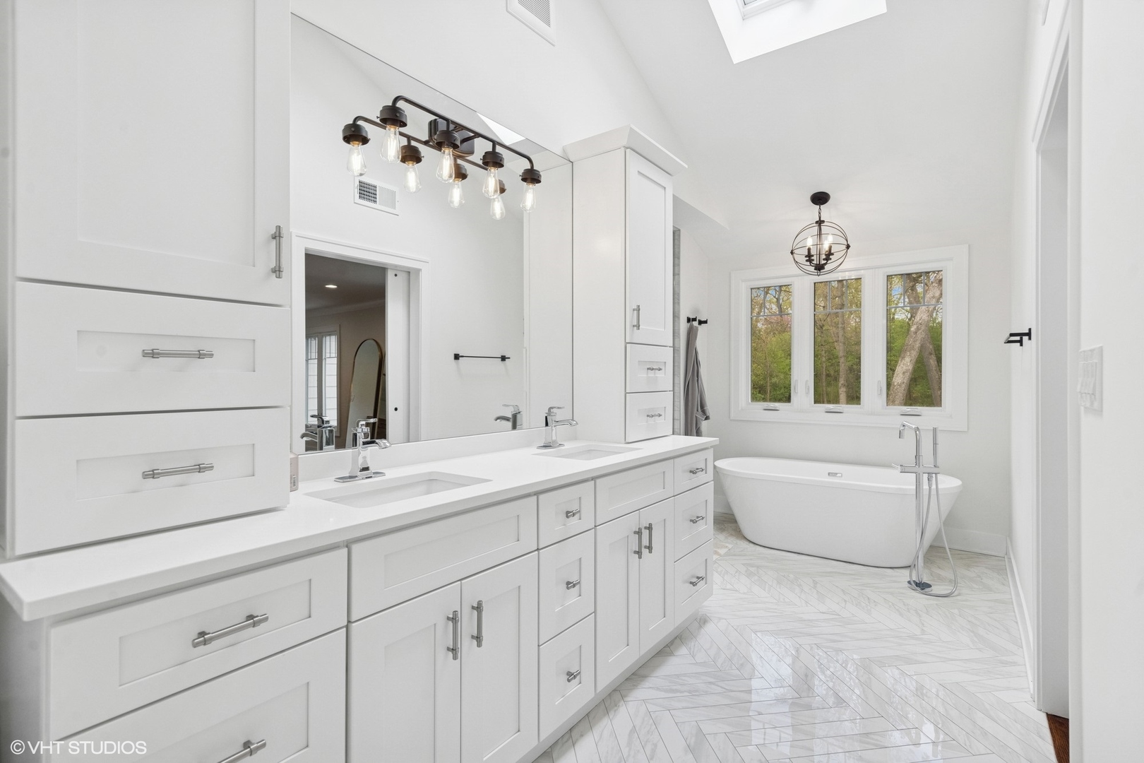 16 W Birchwood Avenue