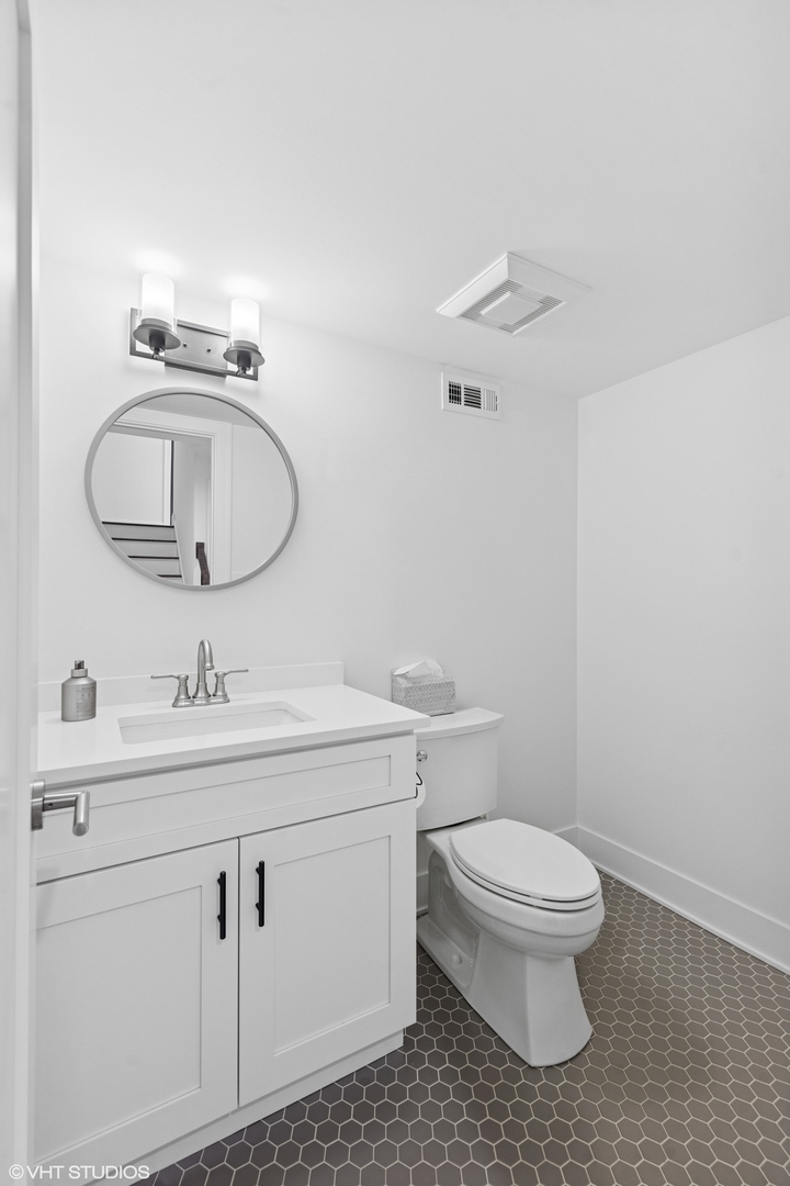 16 W Birchwood Avenue