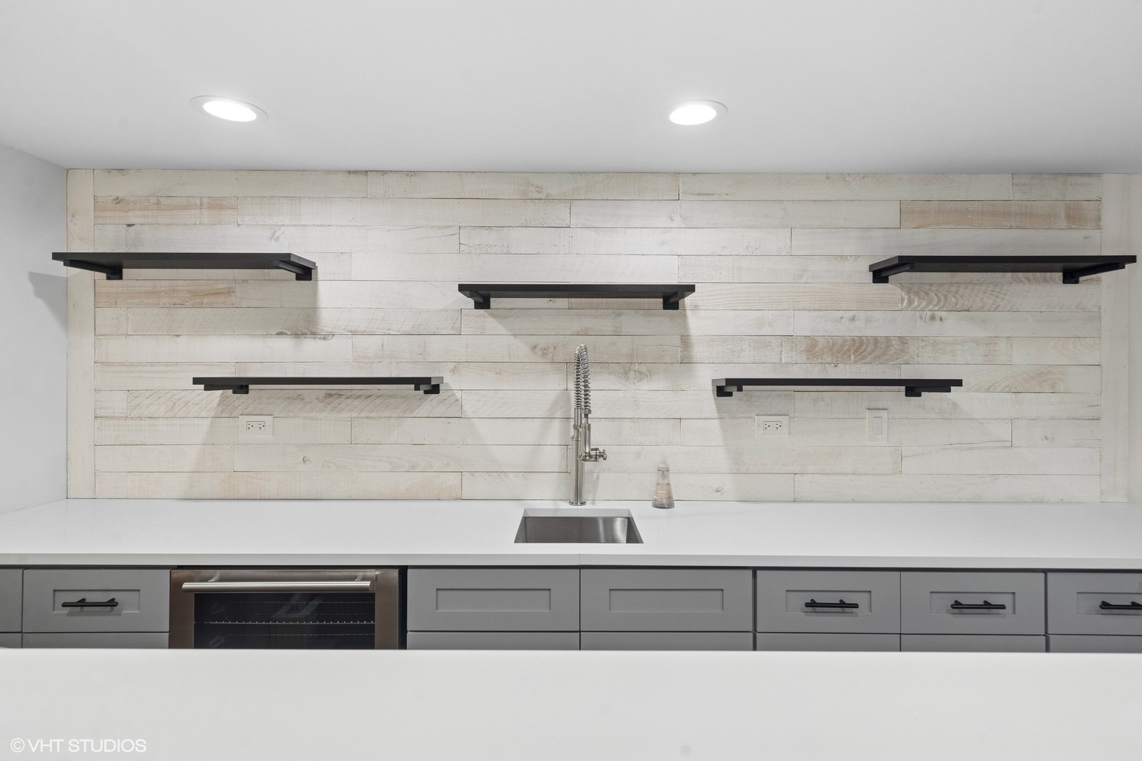 16 W Birchwood Avenue