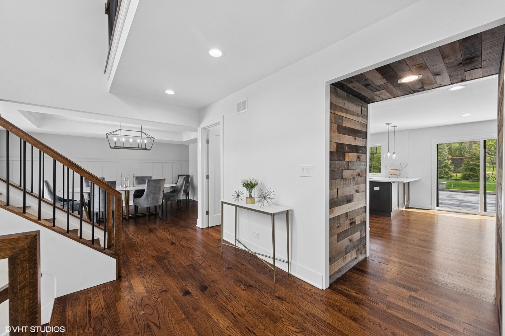 16 W Birchwood Avenue