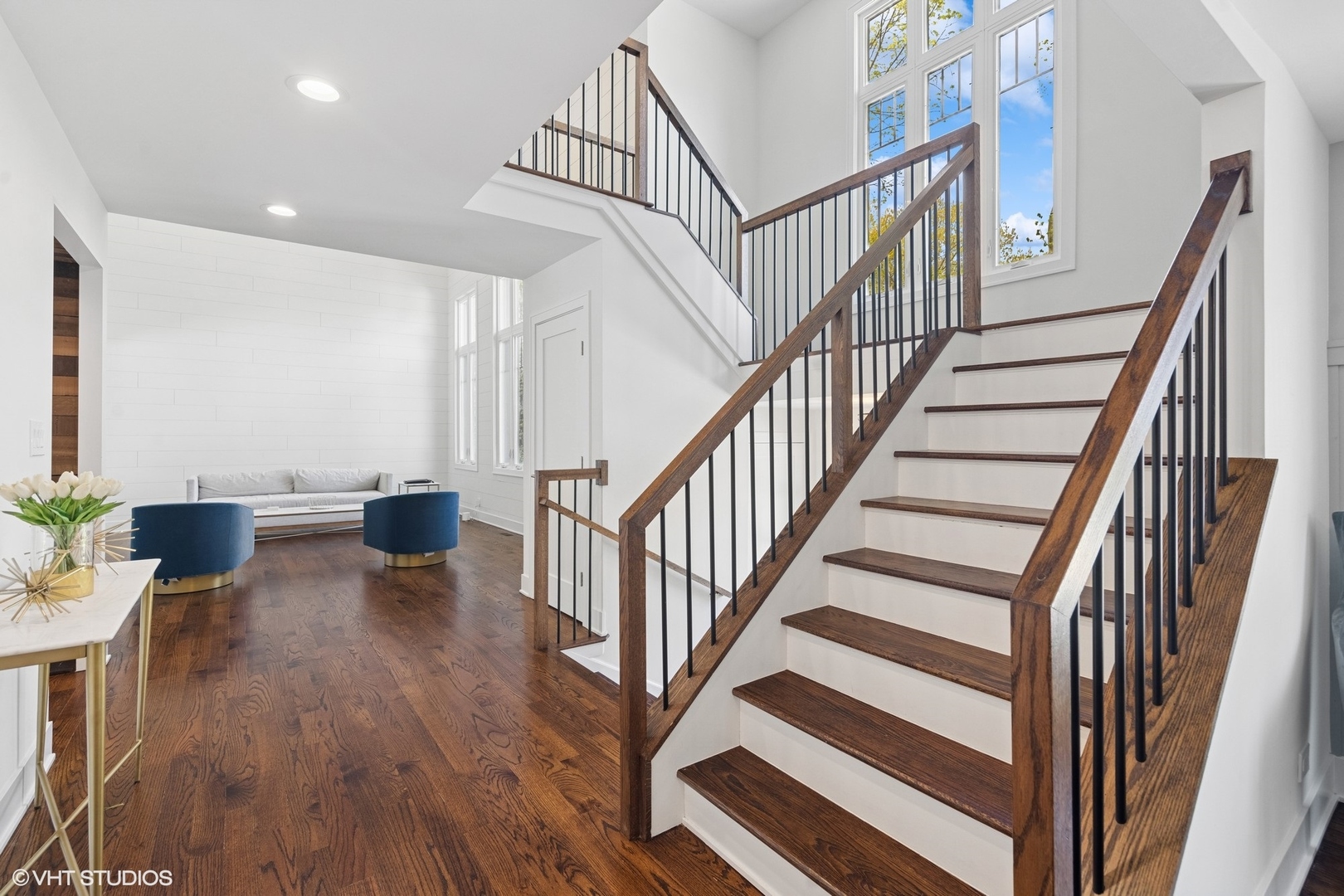 16 W Birchwood Avenue