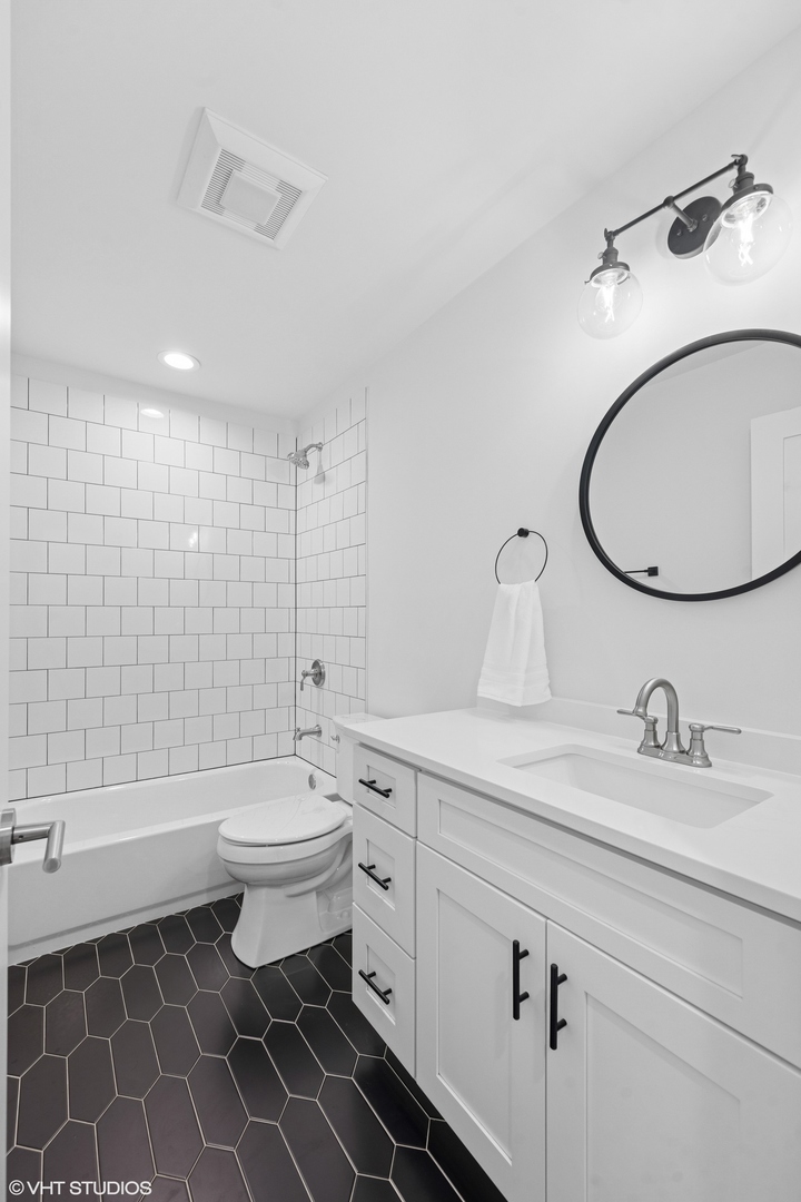 16 W Birchwood Avenue