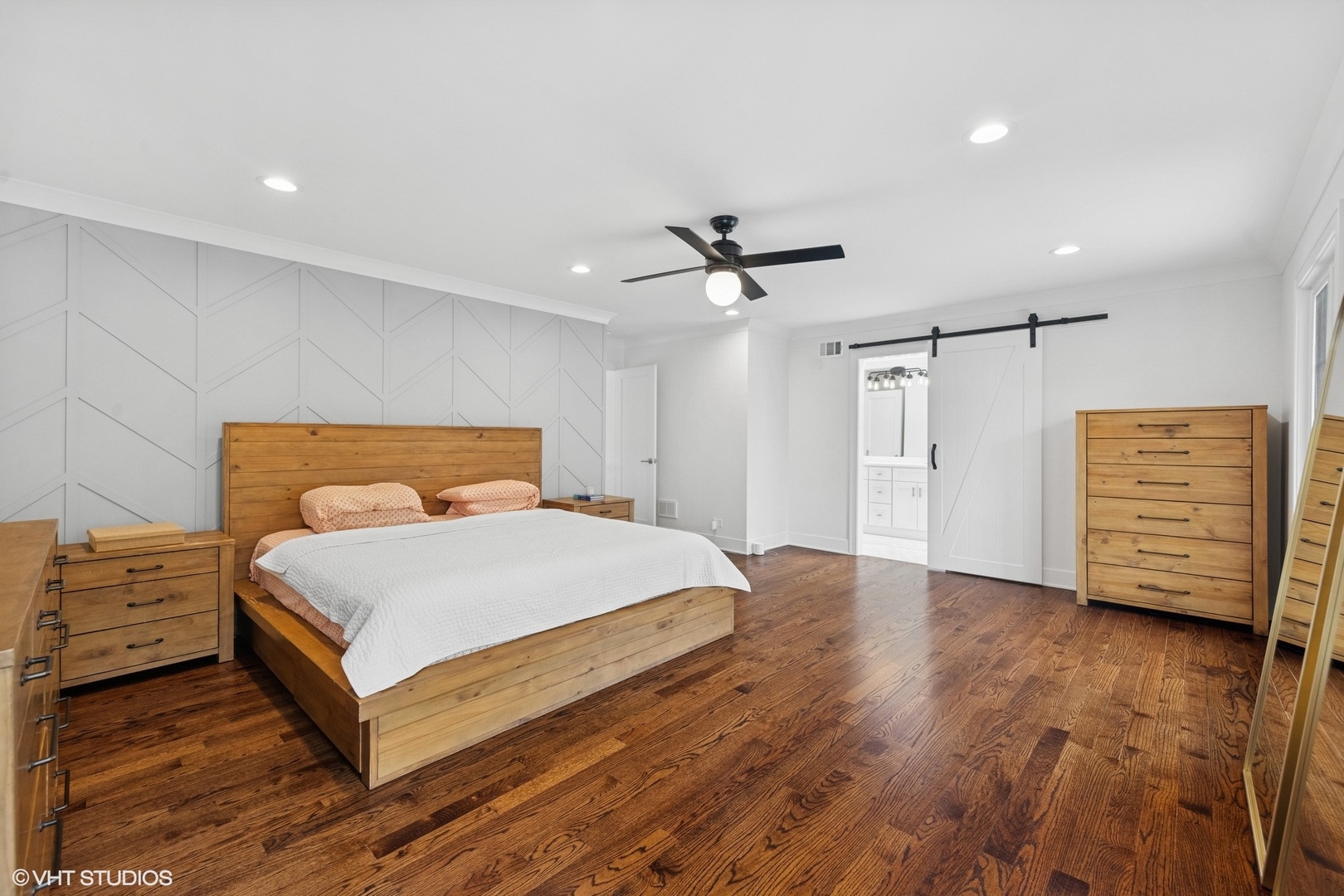 16 W Birchwood Avenue