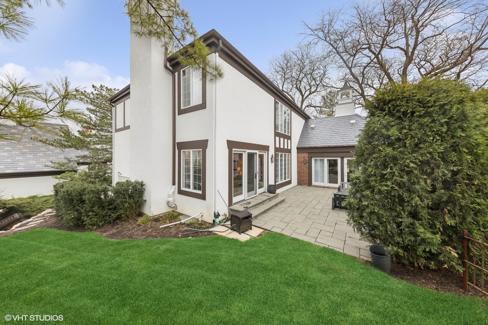 1002 BURR RIDGE CLUB Drive