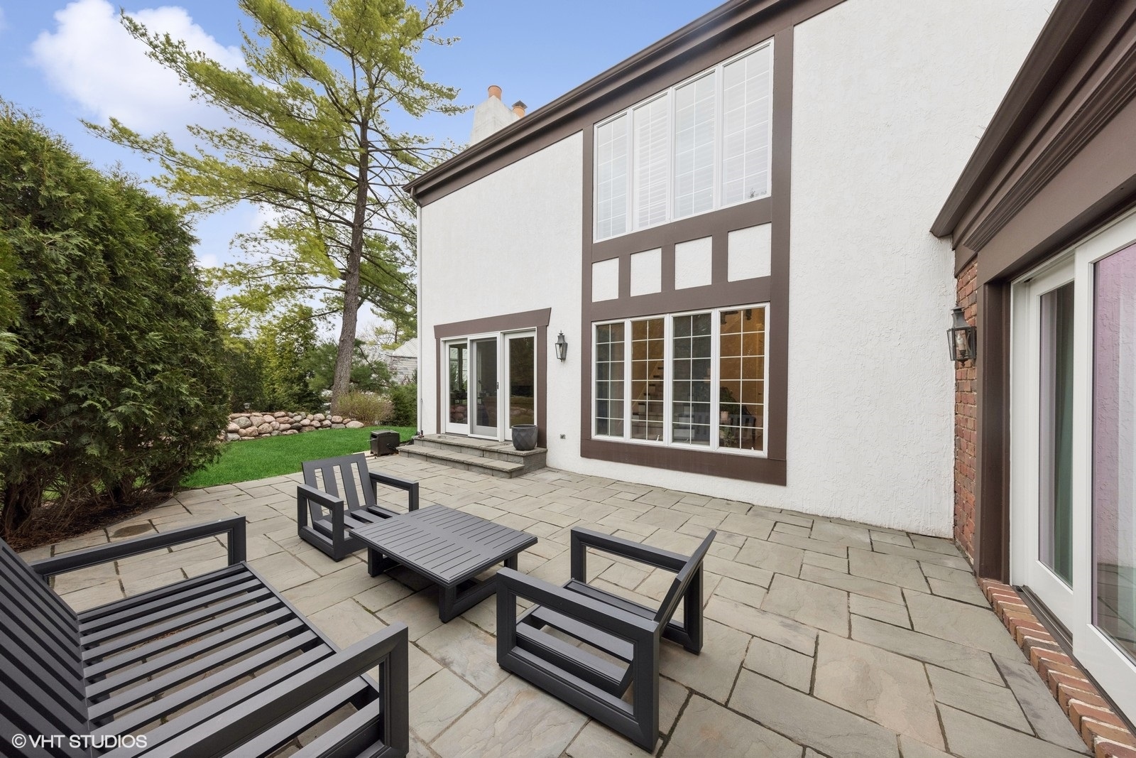 1002 BURR RIDGE CLUB Drive