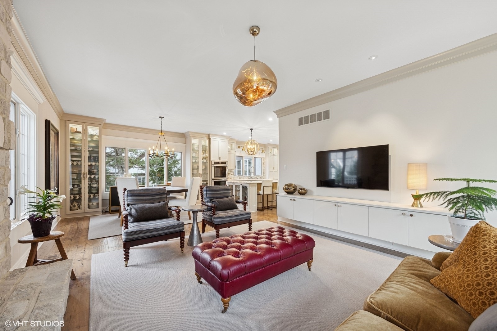 1002 BURR RIDGE CLUB Drive