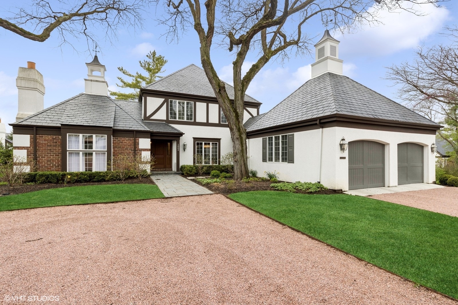 1002 BURR RIDGE CLUB Drive