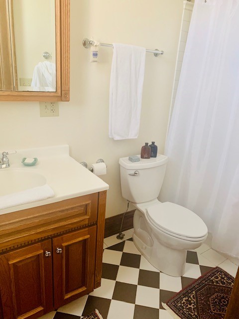 2214 N Kenmore Avenue Unit: 2