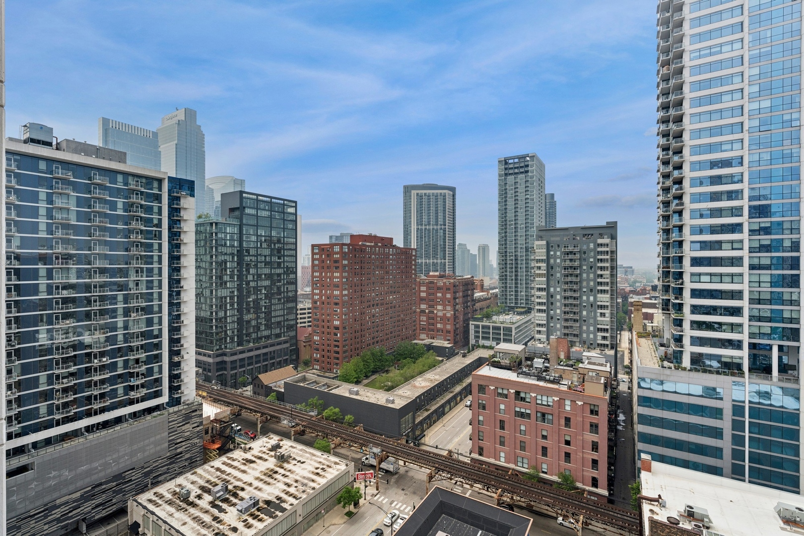 200 W Grand Avenue Unit: 1904