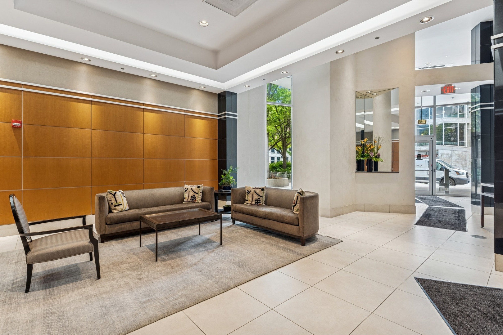 200 W Grand Avenue Unit: 1904