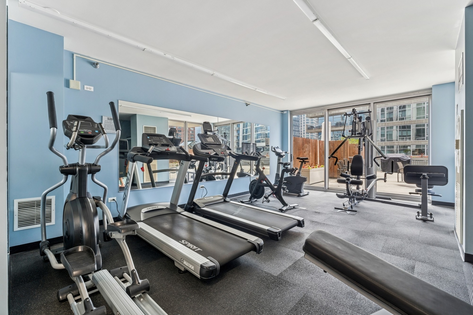 200 W Grand Avenue Unit: 1904