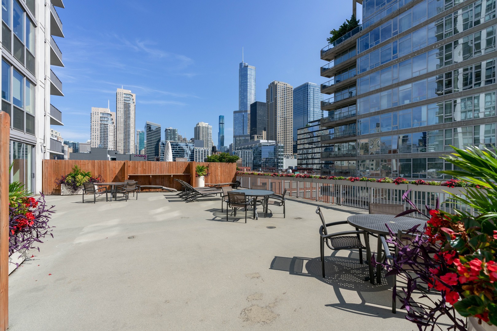 200 W Grand Avenue Unit: 1904