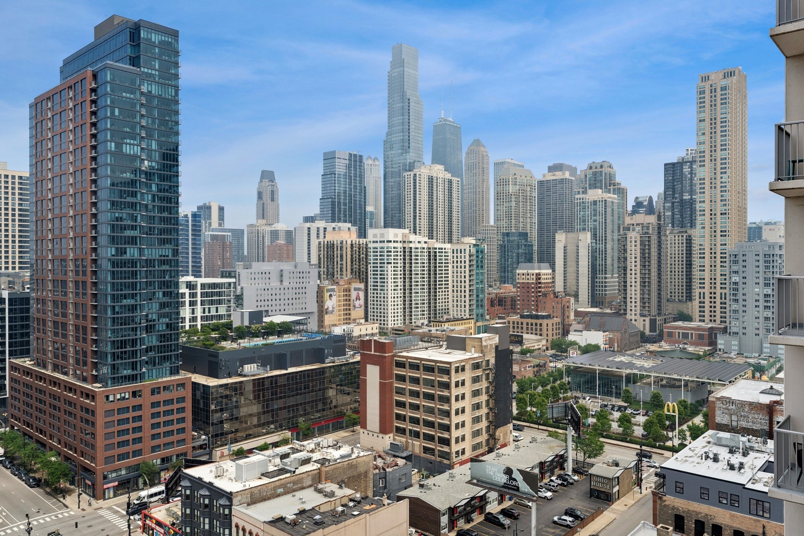 200 W Grand Avenue Unit: 1904