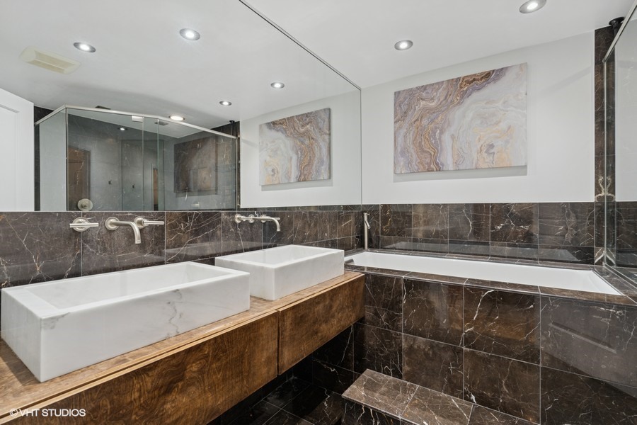 2132 W Evergreen Avenue Unit: 1D