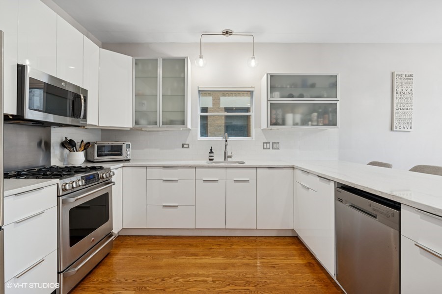 2132 W Evergreen Avenue Unit: 1D