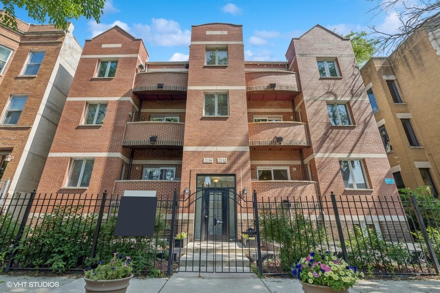 2132 W Evergreen Avenue Unit: 1D