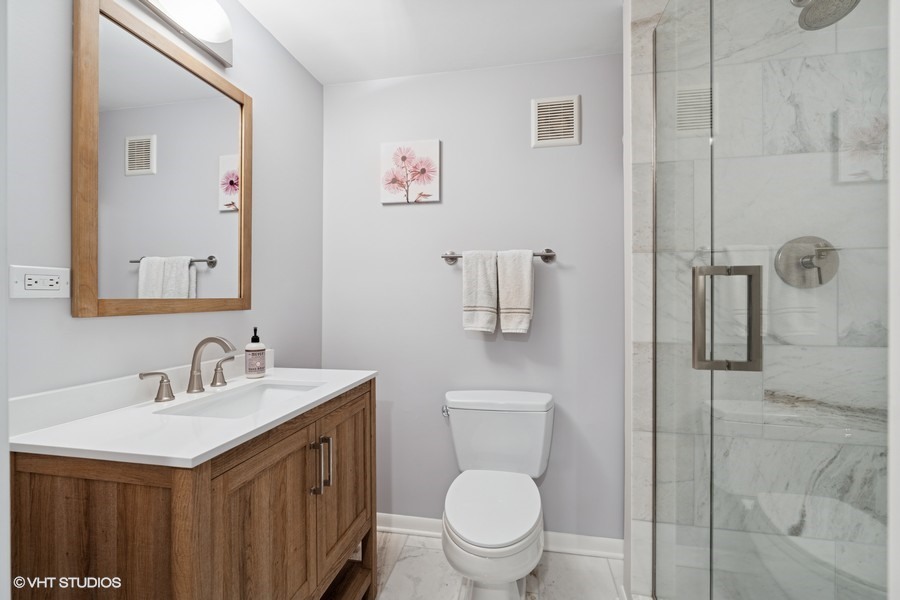 2132 W Evergreen Avenue Unit: 1D