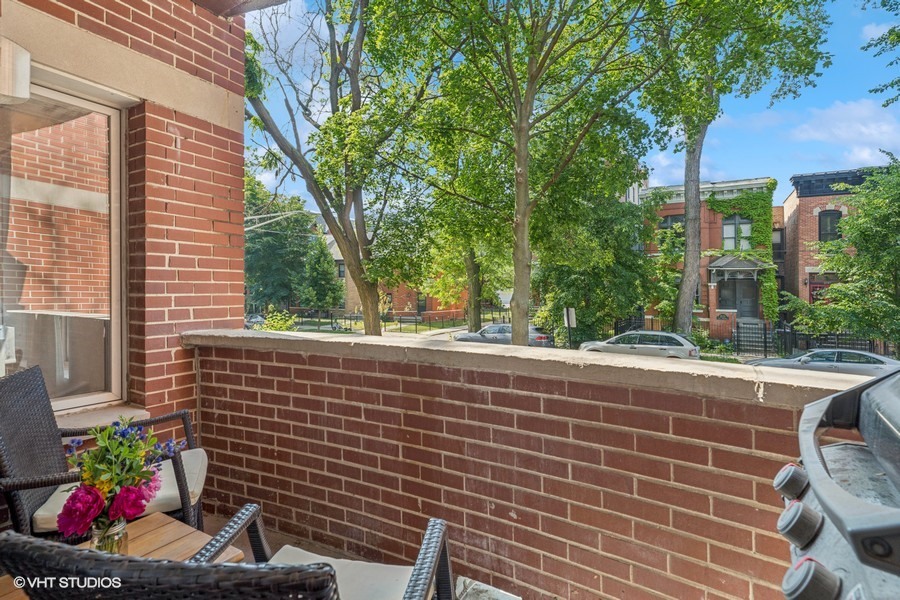 2132 W Evergreen Avenue Unit: 1D