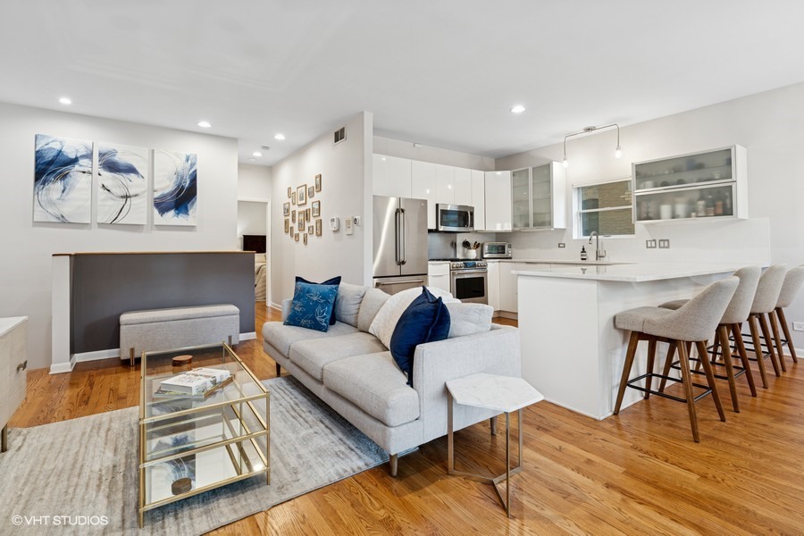 2132 W Evergreen Avenue Unit: 1D