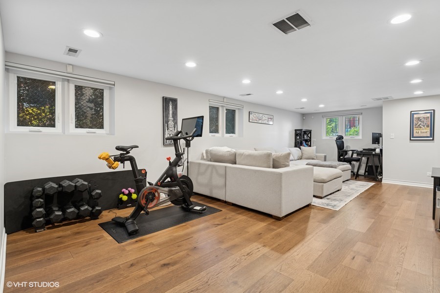 2132 W Evergreen Avenue Unit: 1D