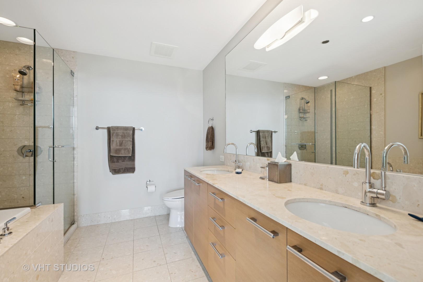 340 E Randolph Street Unit: 2305