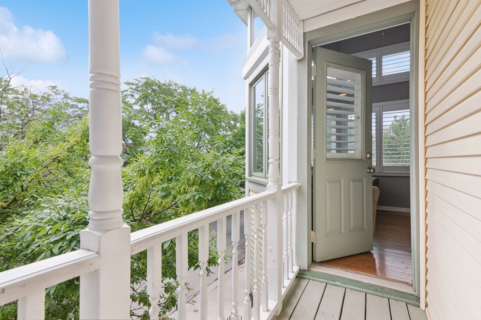 3344 N Racine Avenue