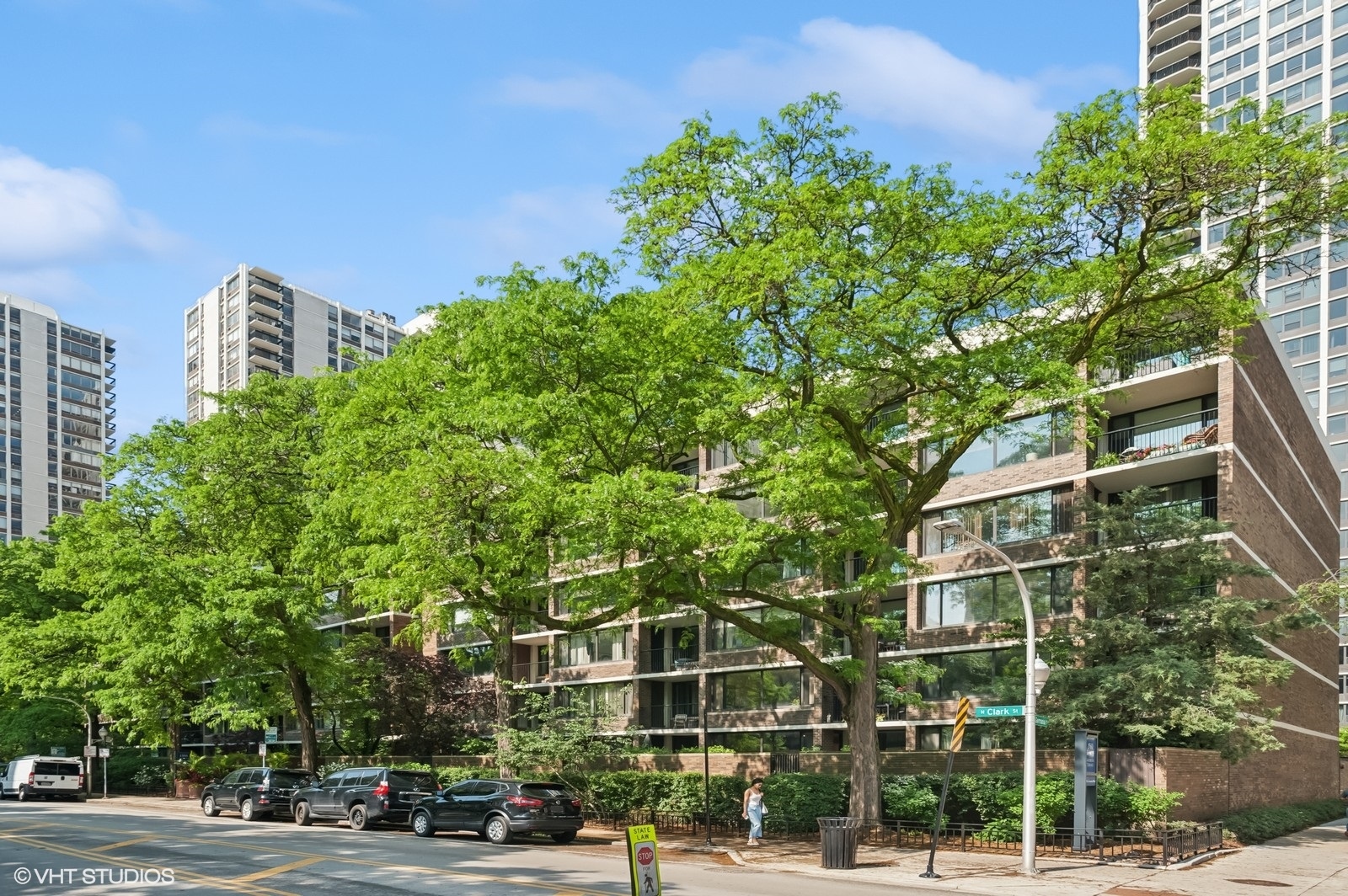 1555 N Sandburg Terrace Unit: 203K