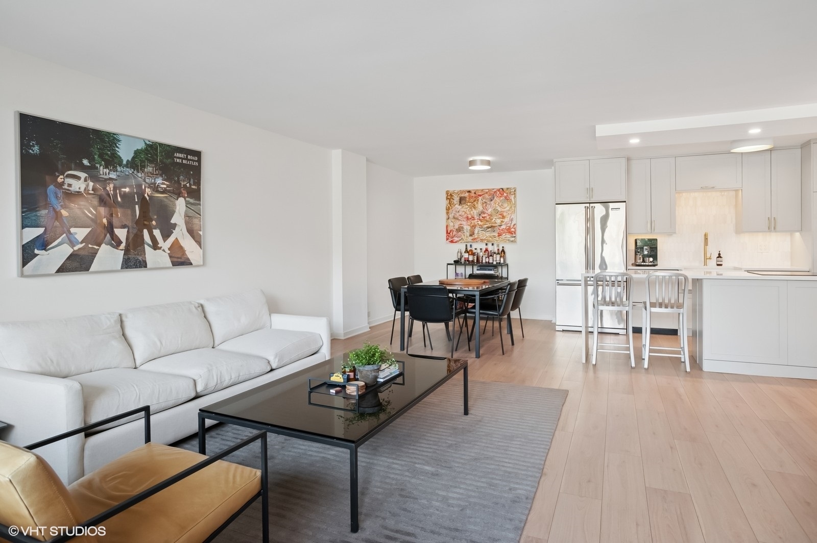 1555 N Sandburg Terrace Unit: 203K