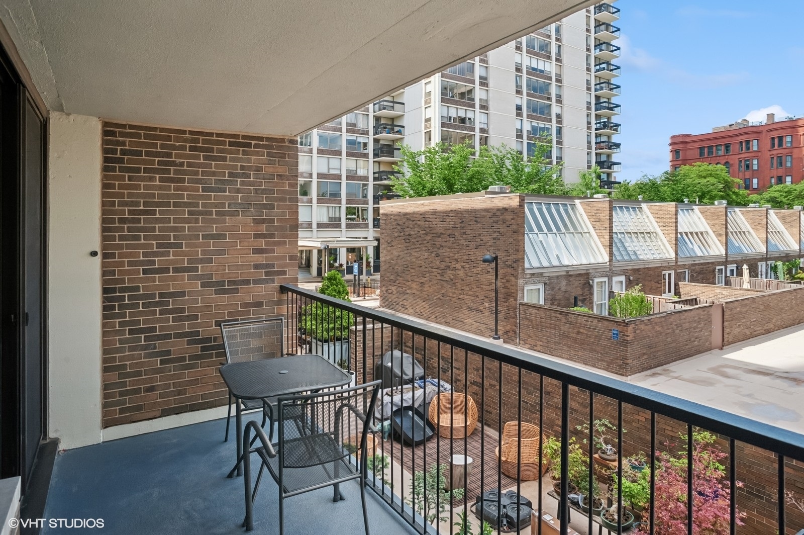 1555 N Sandburg Terrace Unit: 203K