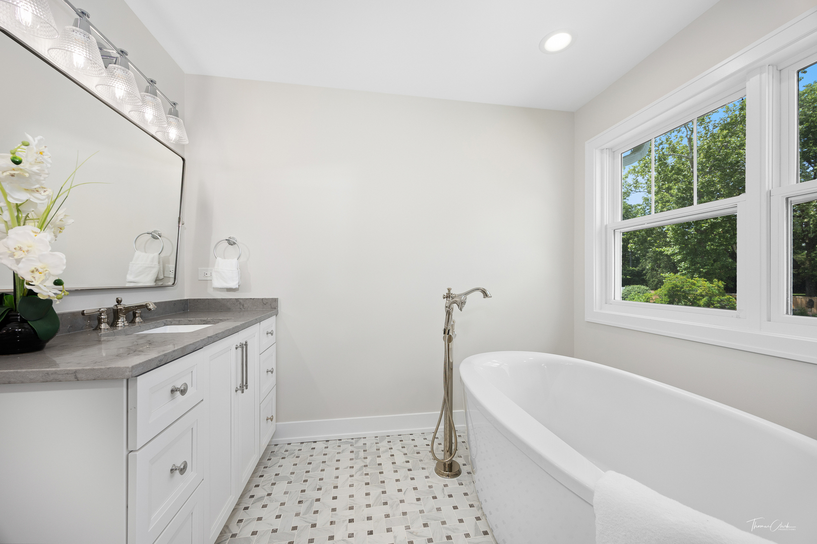 4920 Stonewall Avenue