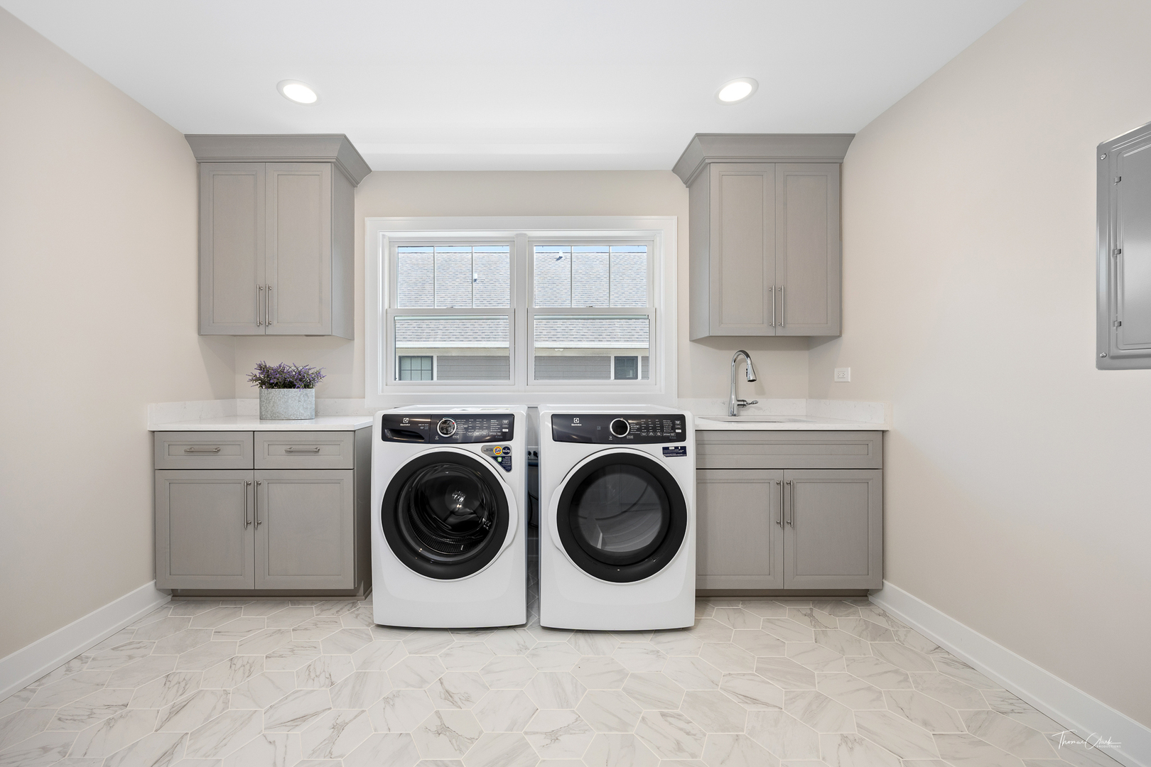 4920 Stonewall Avenue