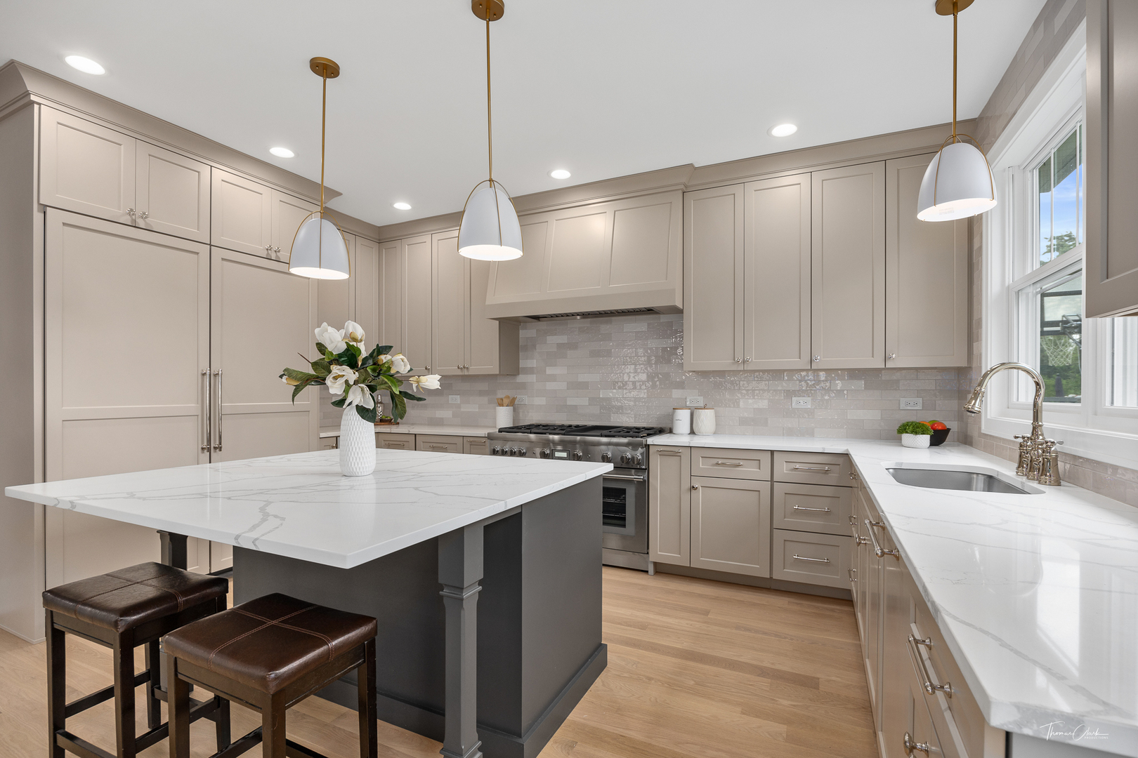 4920 Stonewall Avenue