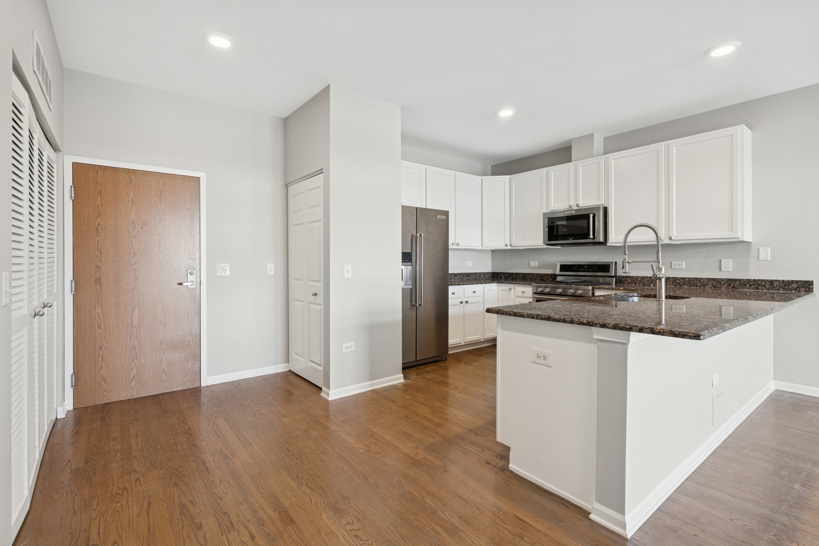 106 S Ridgeland Avenue Unit: 406