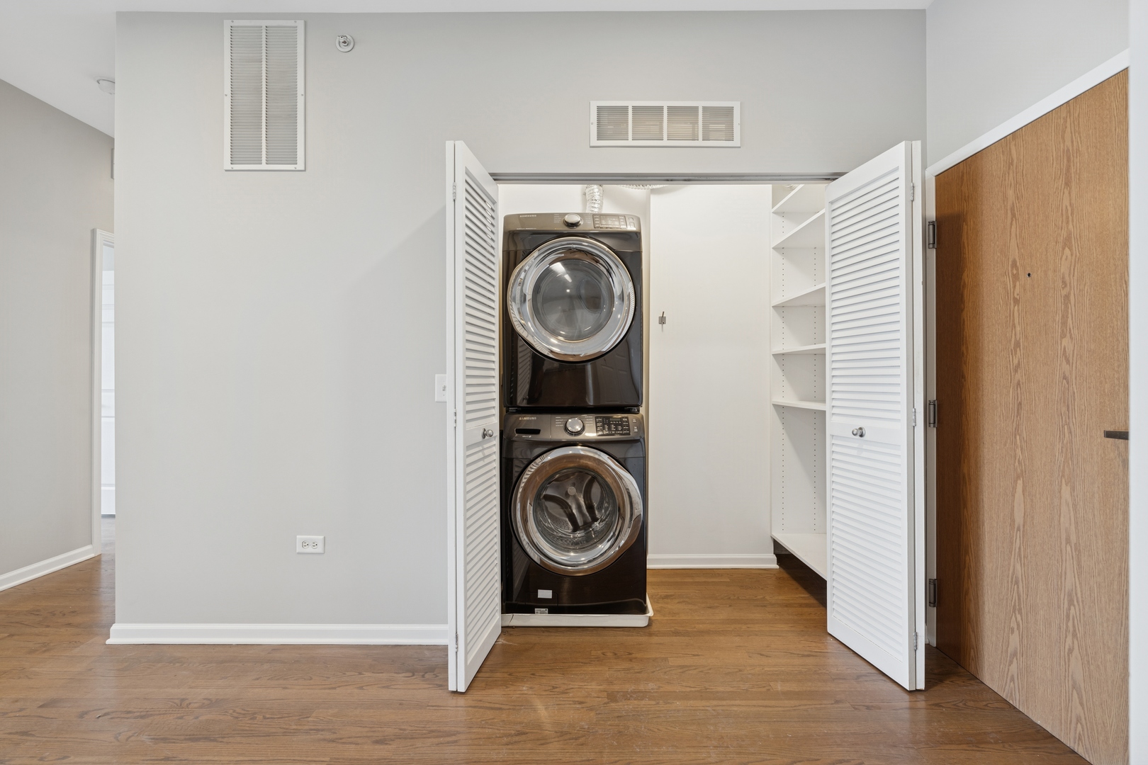 106 S Ridgeland Avenue Unit: 406