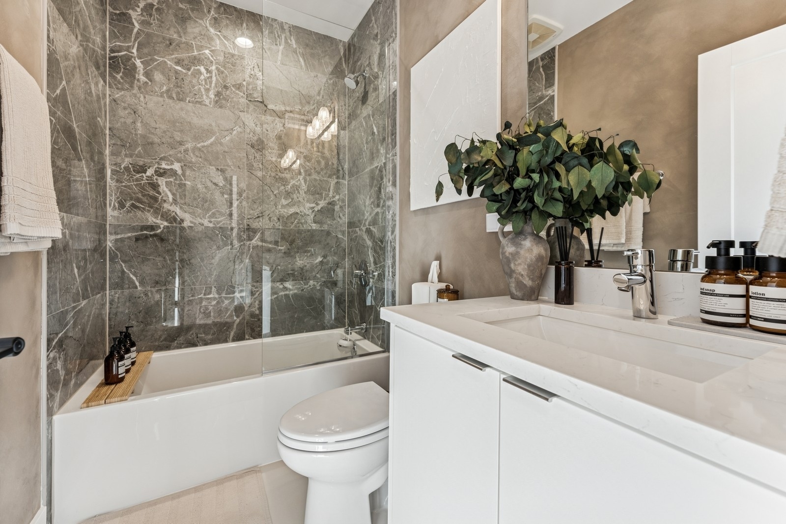 1423 W Huron Street Unit: 1