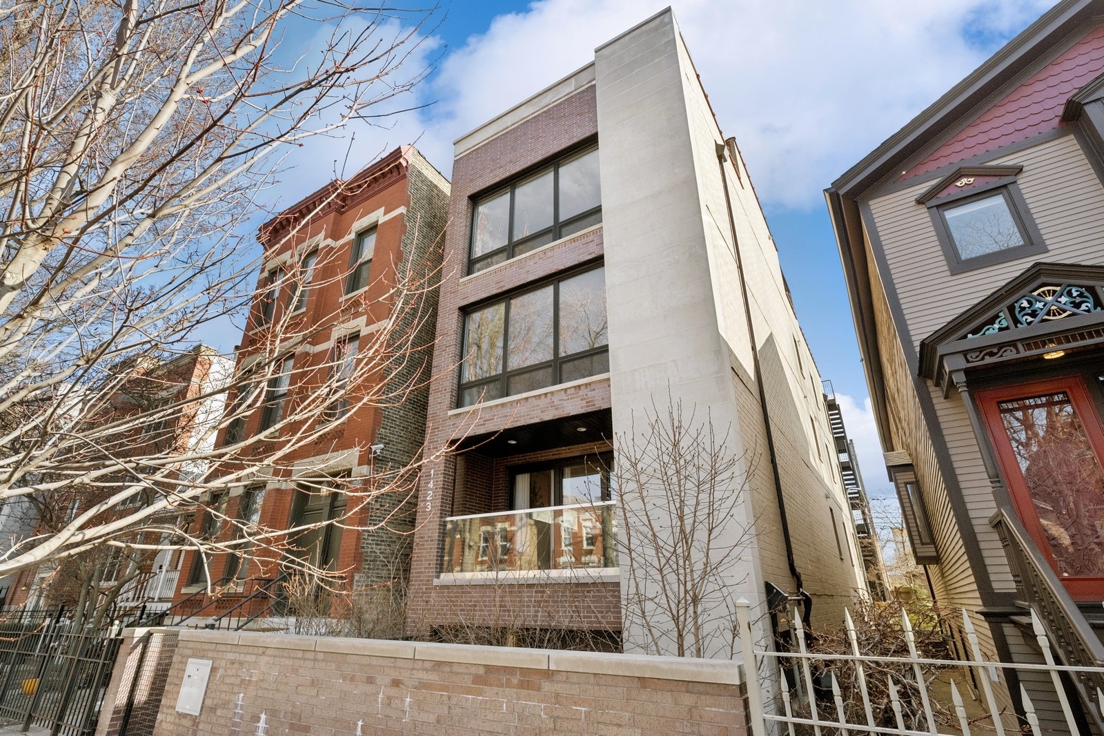 1423 W Huron Street Unit: 1