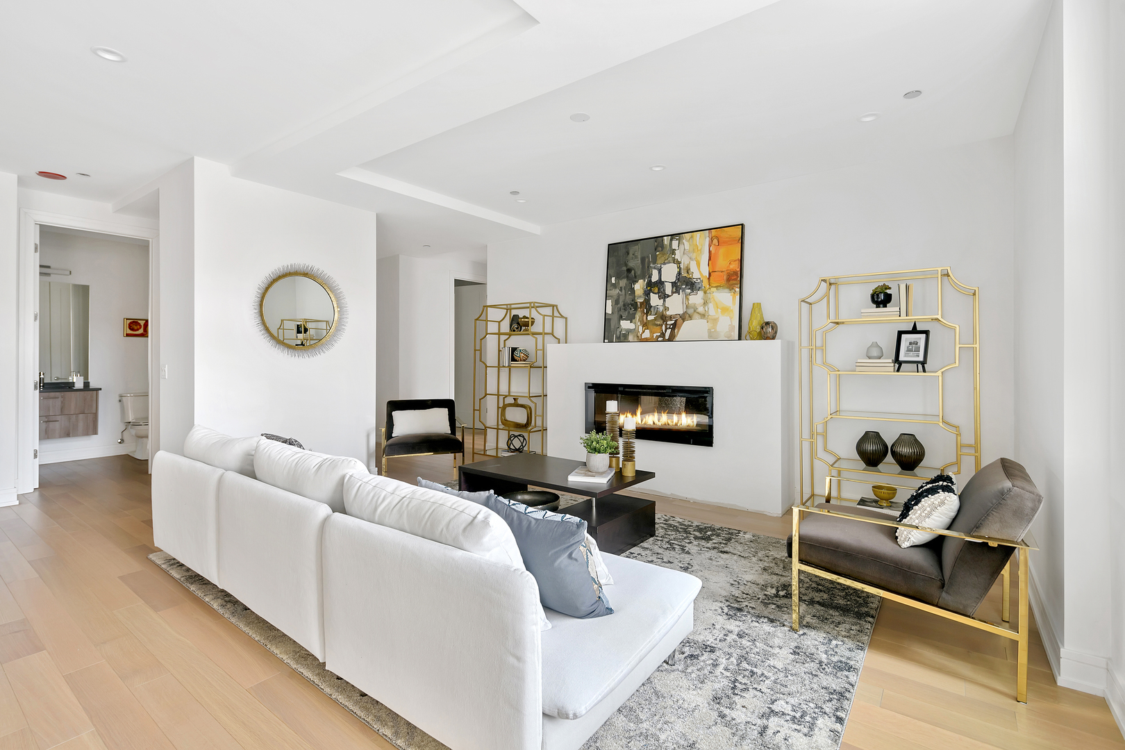 434 W Melrose Street Unit: 402