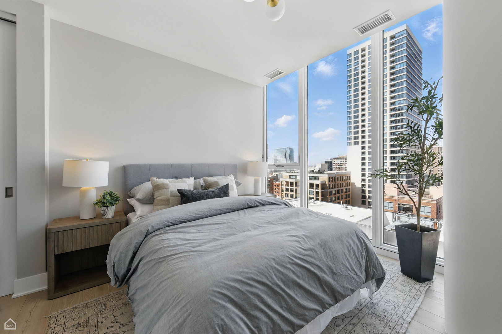 146 W Erie Street Unit: 603