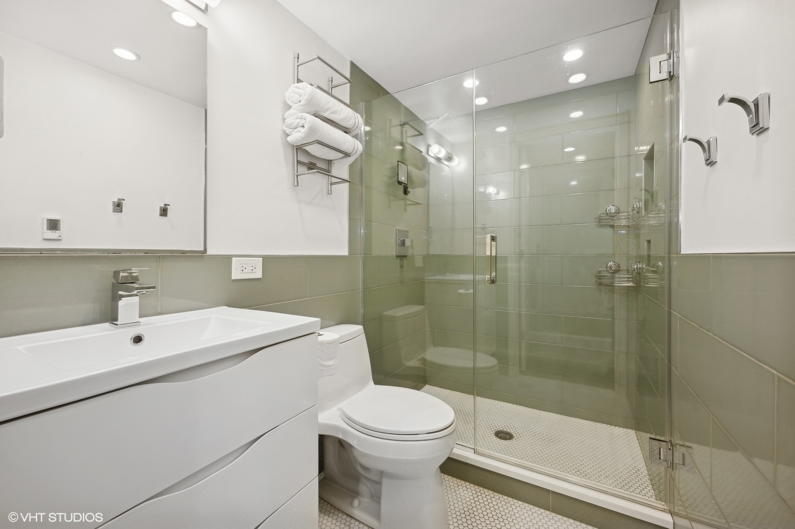 2147 N Kenmore Avenue Unit: 1S