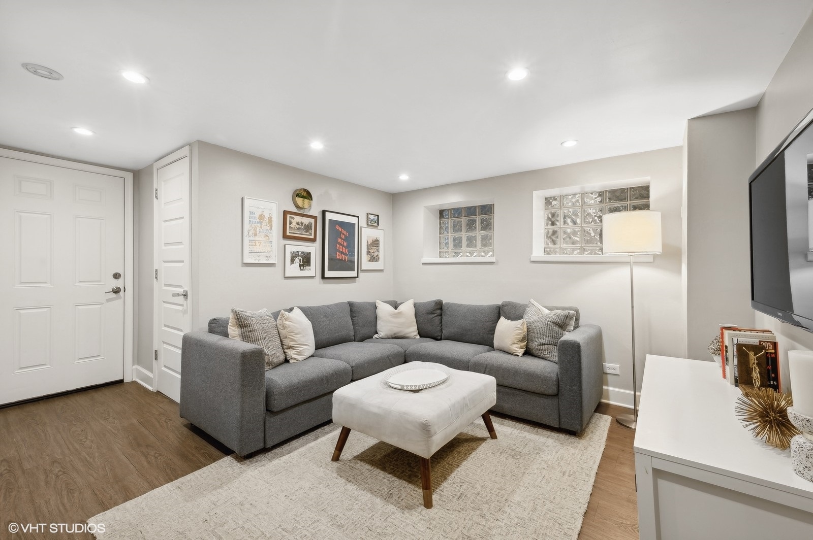 2147 N Kenmore Avenue Unit: 1S